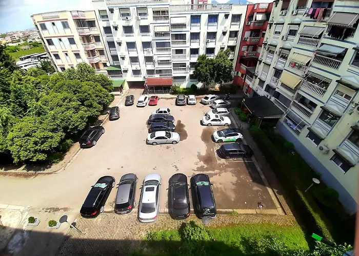 Casa Meliana Nex To The Interurban Bus Station Тирана