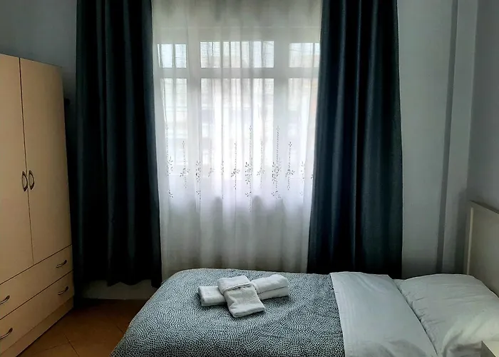 Casa Meliana Nex To The Interurban Bus Station * Тирана