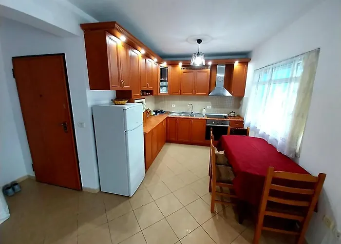 Апартаменты Casa Meliana Nex To The Interurban Bus Station Тирана